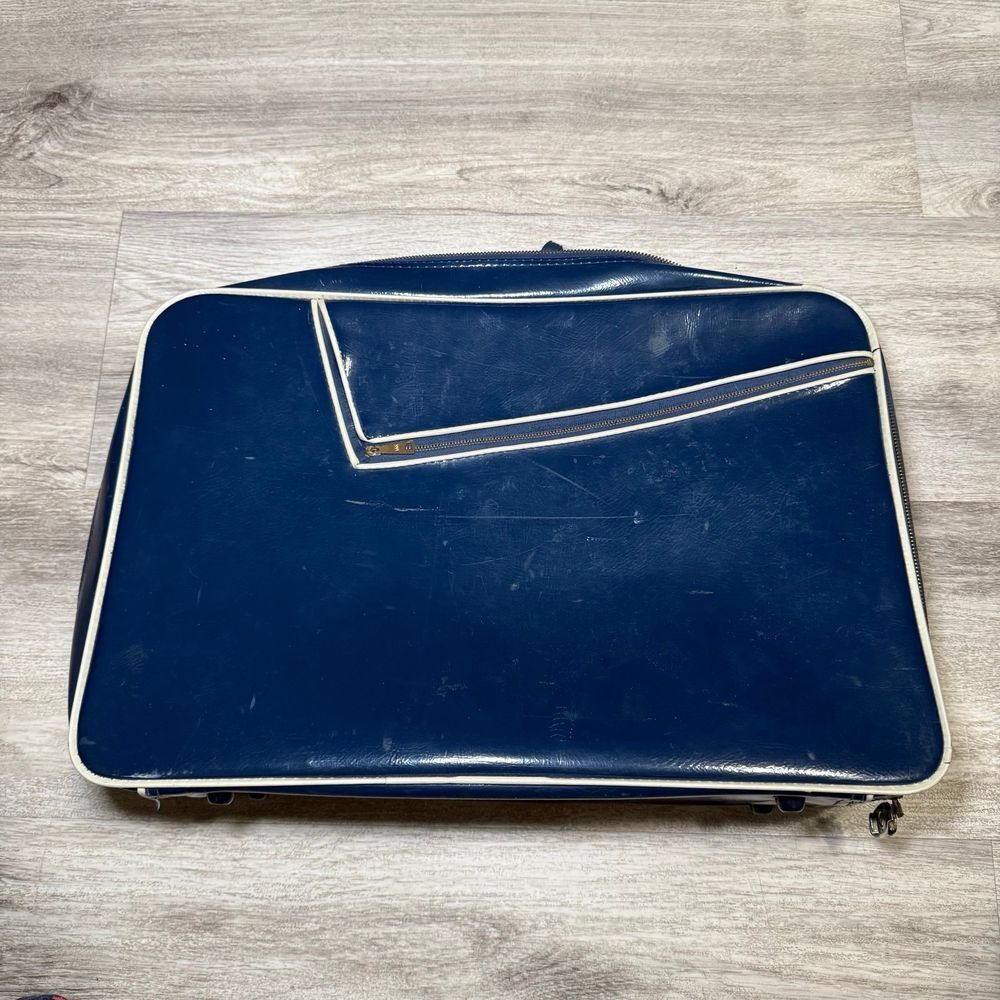 Vintage blue patent leather vinyl travel suitcase‎